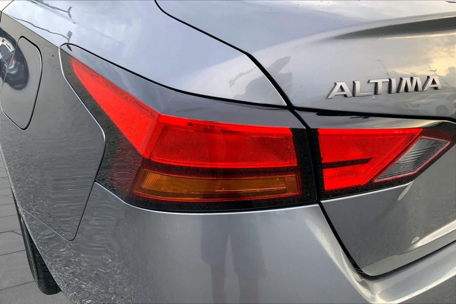 Used 2024 Nissan Altima 2.5 SV FWD image 26