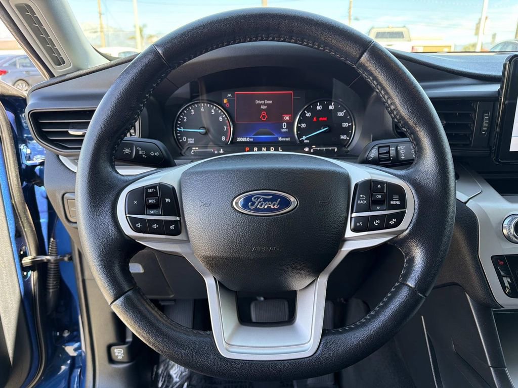 Certified 2022 Ford Explorer XLT RWD image 9