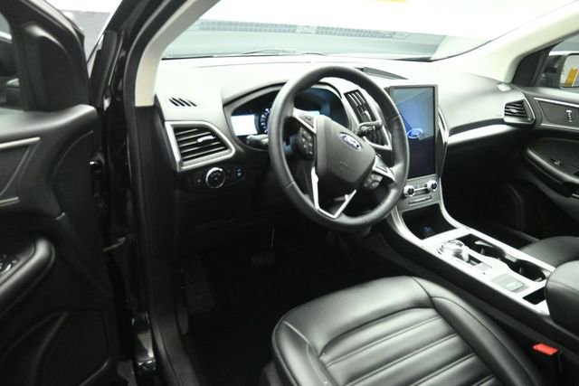 Certified 2022 Ford Edge SEL w/ Convenience Package AWD/4WD image 9
