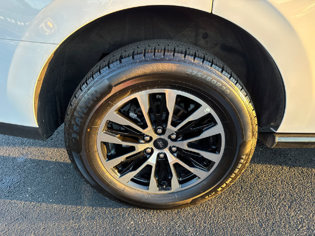 Certified 2025 Ford Expedition Platinum AWD/4WD image 11