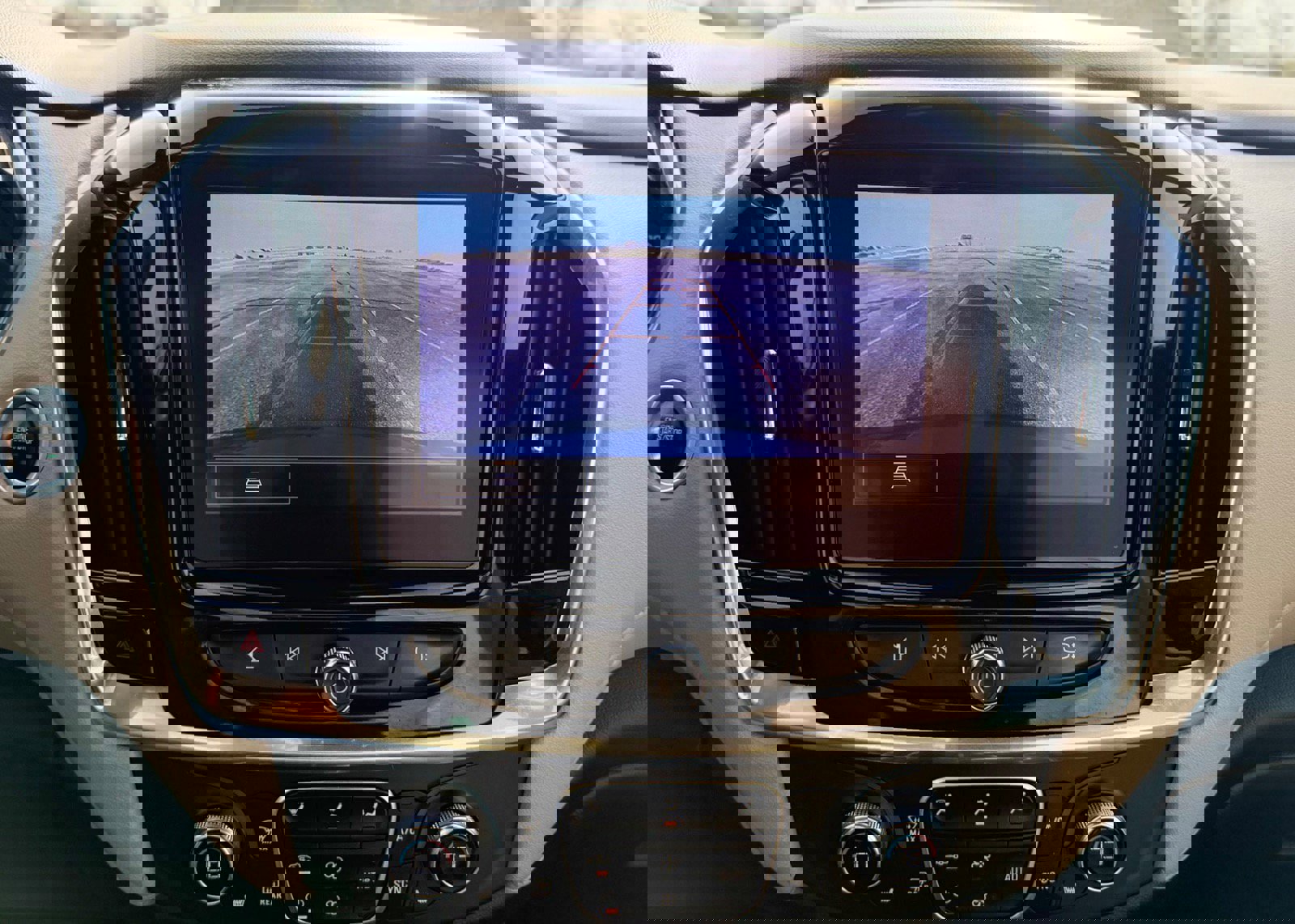 Used 2023 Chevrolet Traverse LT image 42