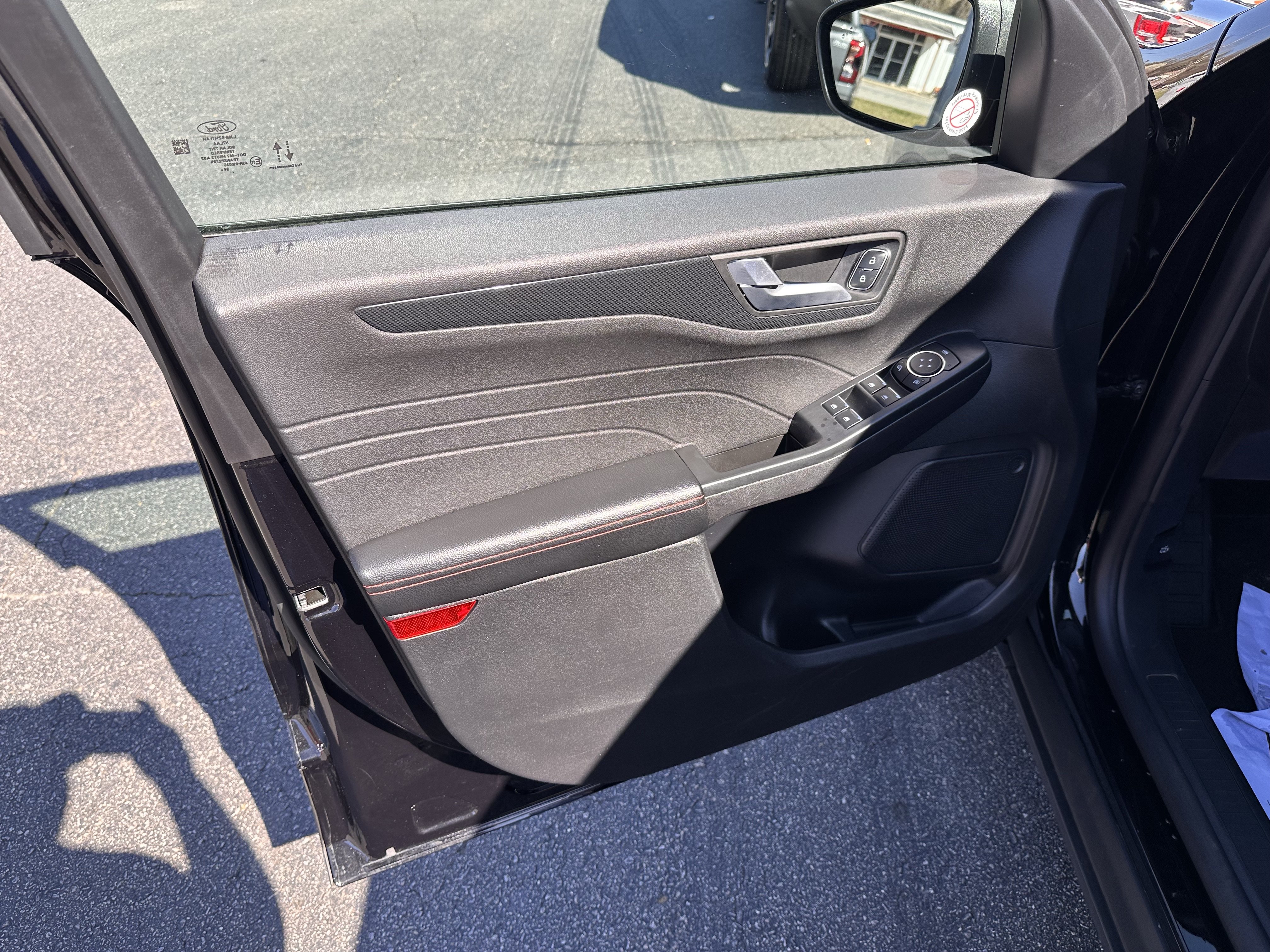Certified 2025 Ford Escape ST-Line FWD image 9