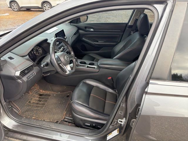 Used 2022 Nissan Altima 2.5 SR w/ Midnight Edition Package image 12