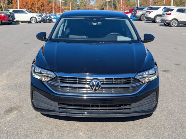 Used 2023 Volkswagen Jetta SE image 9