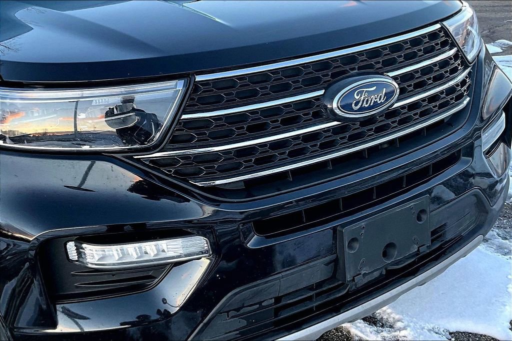 Certified 2023 Ford Explorer XLT w/ Equipment Group 202A image 28