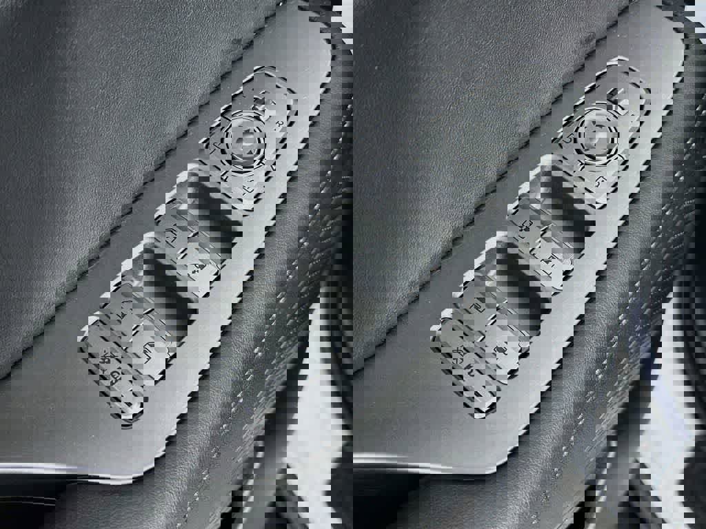 Used 2025 Hyundai Palisade SEL FWD image 7