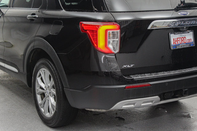 Certified 2023 Ford Explorer XLT w/ Equipment Group 202A AWD/4WD image 7