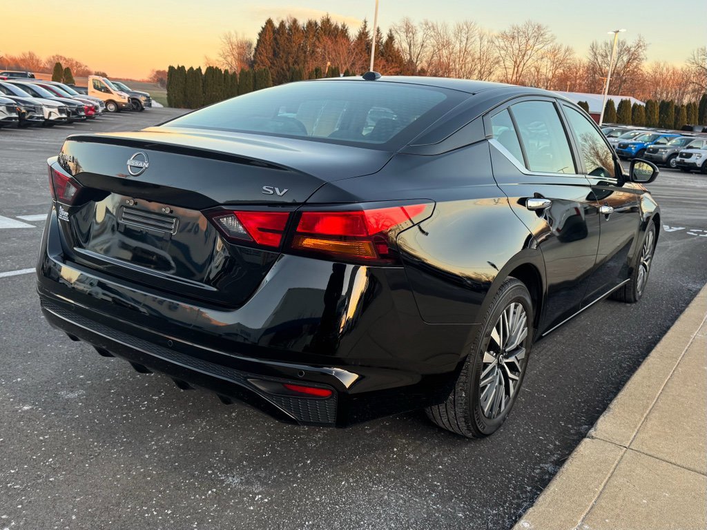 Used 2024 Nissan Altima 2.5 SV image 5