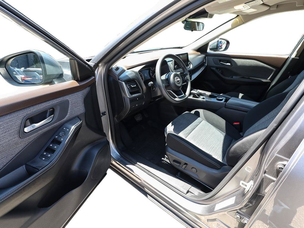 Used 2023 Nissan Rogue SV AWD/4WD image 11