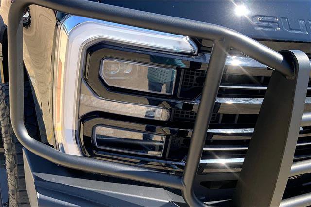 Certified 2025 Ford F250 Platinum w/ FX4 Off-Road Package AWD/4WD image 28
