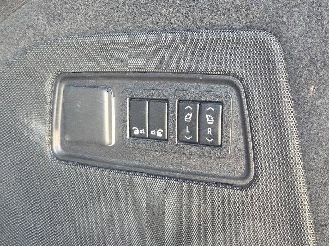 Used 2021 Cadillac Escalade Sport Platinum w/ LPO, ONYX Package image 20