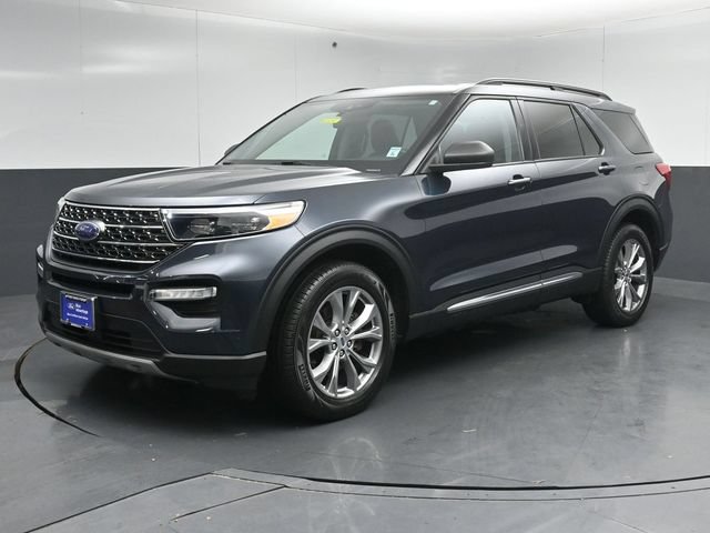 Certified 2022 Ford Explorer XLT w/ Equipment Group 202A AWD/4WD image 3