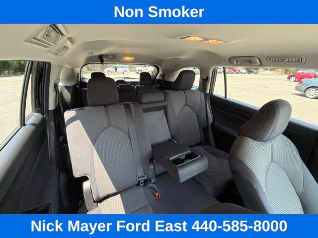 Used 2023 Toyota Highlander LE AWD/4WD image 13