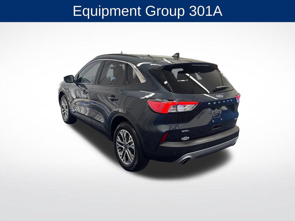 Certified 2022 Ford Escape SEL w/ Technology Package AWD/4WD image 3