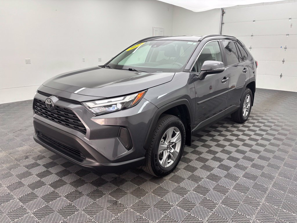 Used 2025 Toyota RAV4 XLE AWD/4WD image 13