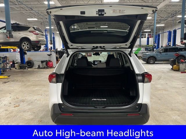 Used 2021 Toyota RAV4 XLE image 16