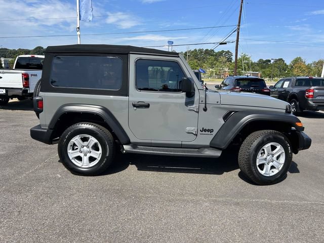 Used 2022 Jeep Wrangler Sport AWD/4WD image 2