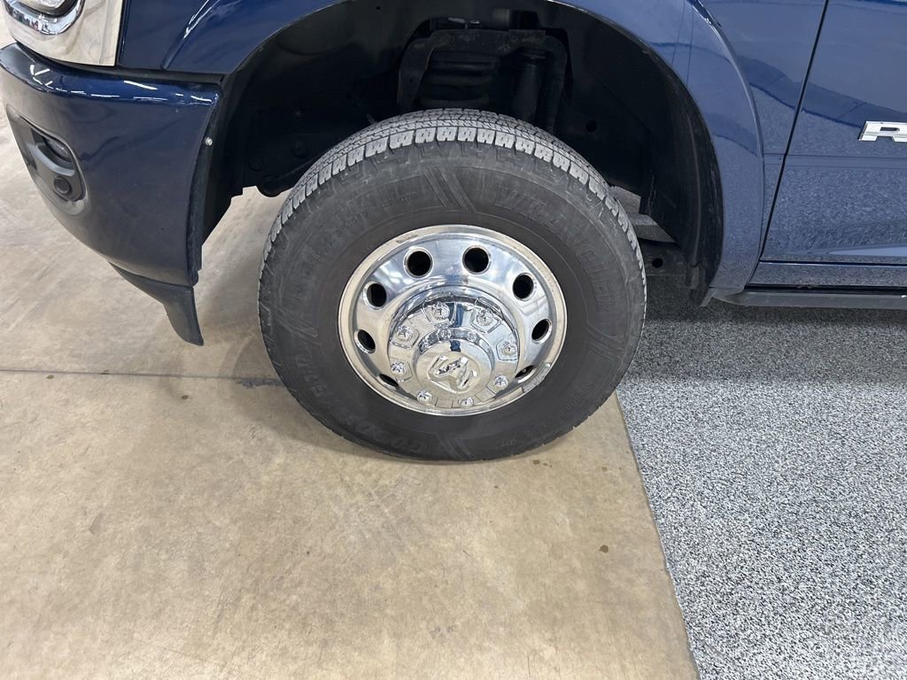 Used 2024 RAM 3500 Limited w/ Towing Technology Group image 29