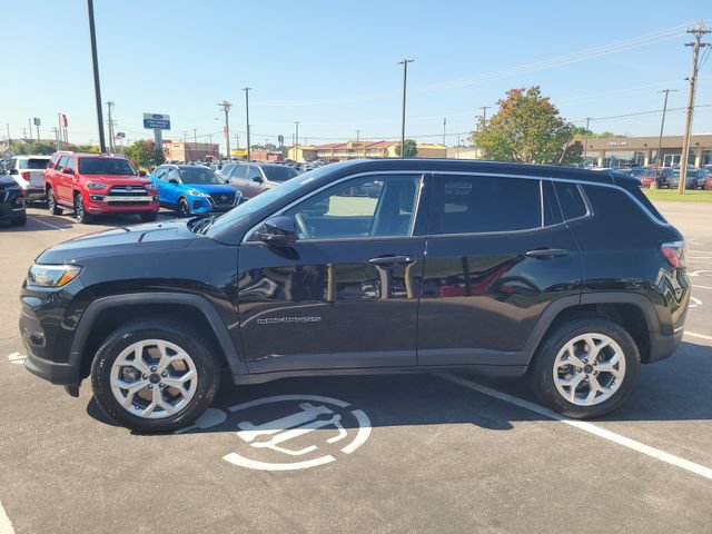 Used 2025 Jeep Compass Sport AWD/4WD image 8