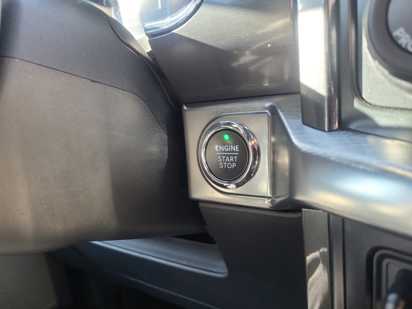 Certified 2022 Ford F150 Lariat w/ Equipment Group 502A High image 30