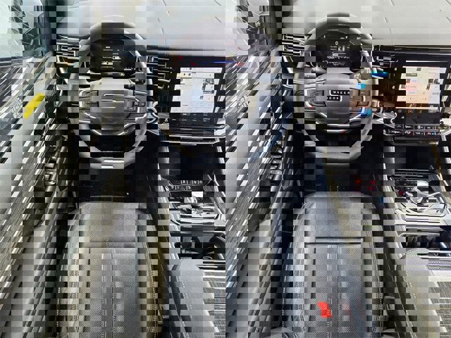 Used 2022 Jeep Wagoneer Series III w/ Rear Seat Video Group 1 image 8