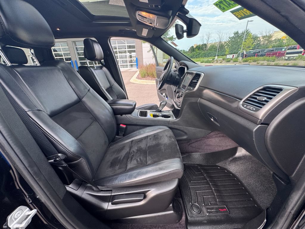 Used 2018 Jeep Grand Cherokee Altitude AWD/4WD image 24