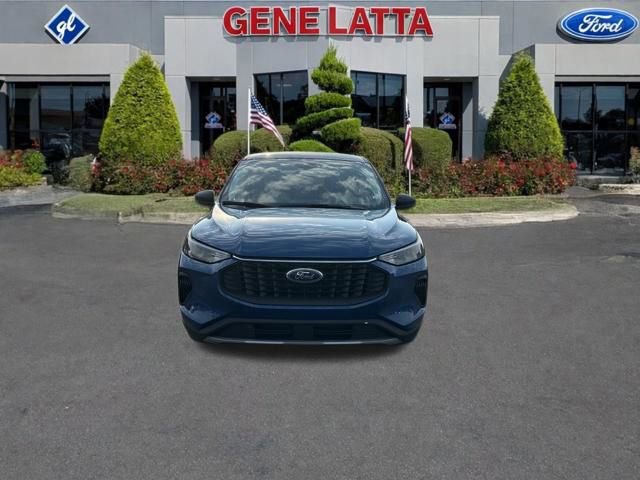 Certified 2023 Ford Escape Active w/ Cold Weather Package image 3