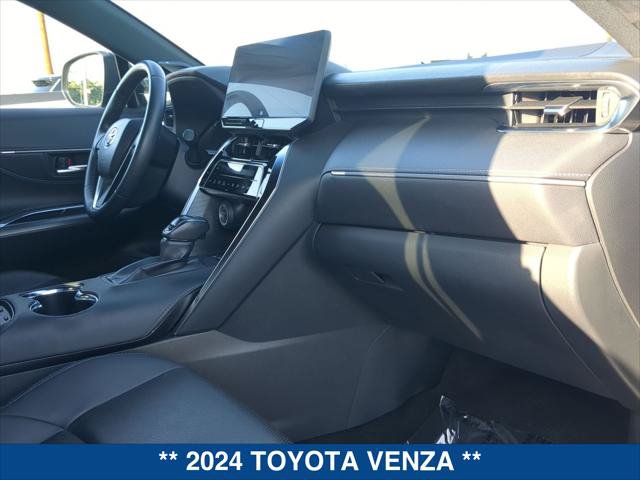 Used 2024 Toyota Venza Limited AWD/4WD image 23