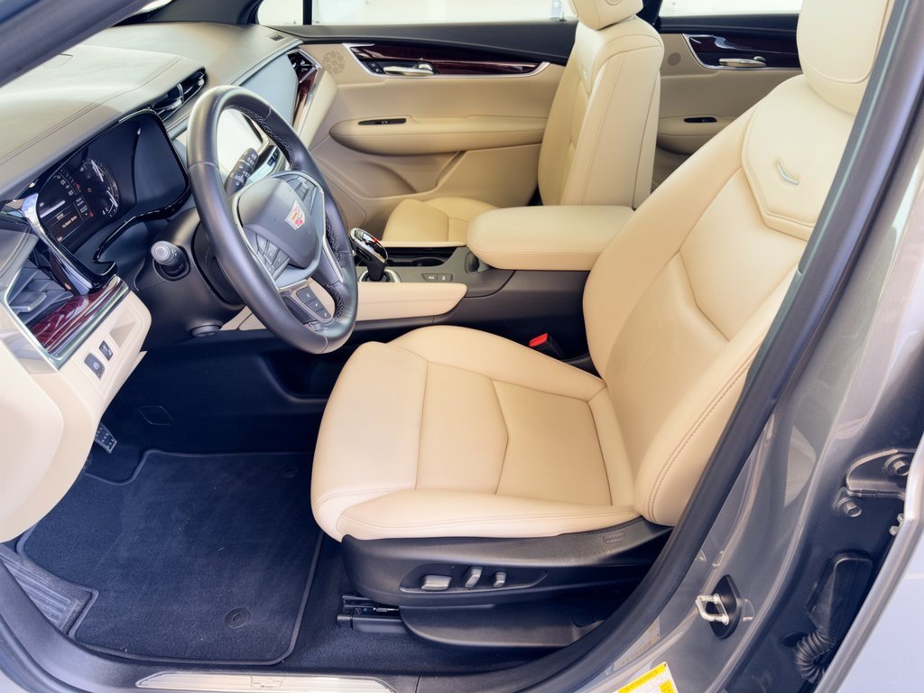 Used 2018 Cadillac XT5 Premium Luxury FWD image 5