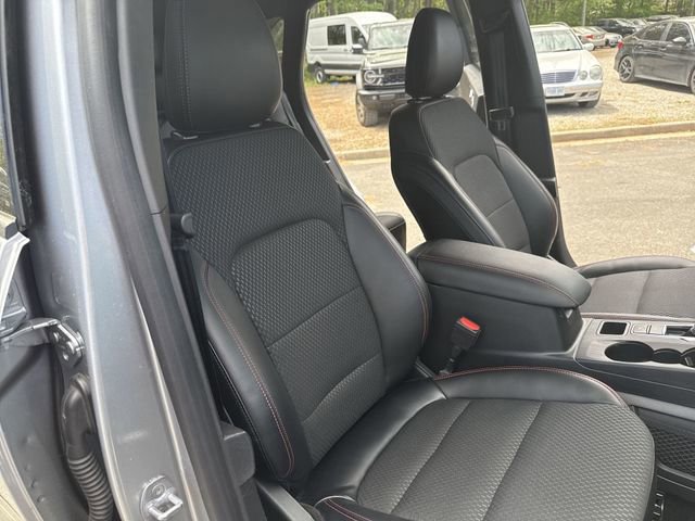 Certified 2023 Ford Escape ST-Line Elite AWD/4WD image 24