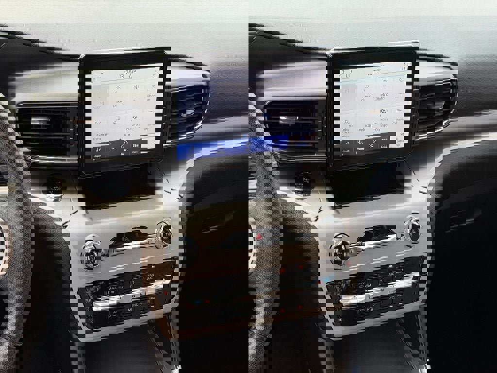 Certified 2022 Ford Explorer XLT w/ Equipment Group 202A image 28