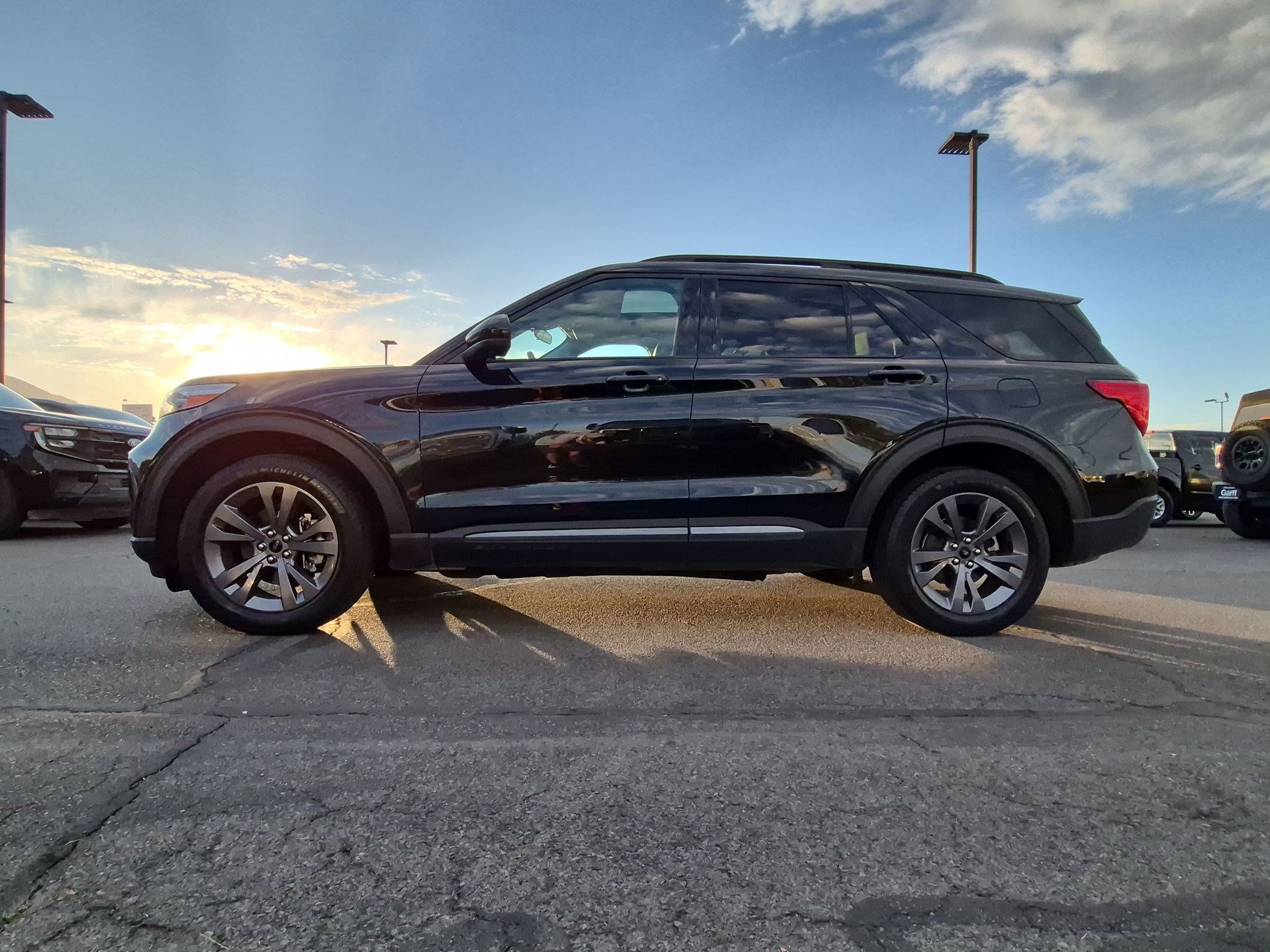 Certified 2024 Ford Explorer XLT w/ Equipment Group 202A AWD/4WD image 9