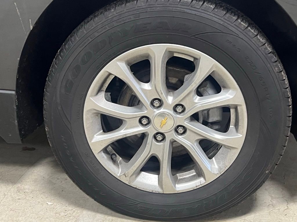 Used 2021 Chevrolet Equinox LT w/ Driver Convenience Package image 17