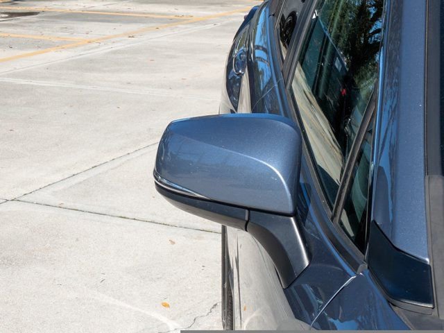 Used 2022 Toyota Corolla Cross XLE image 10