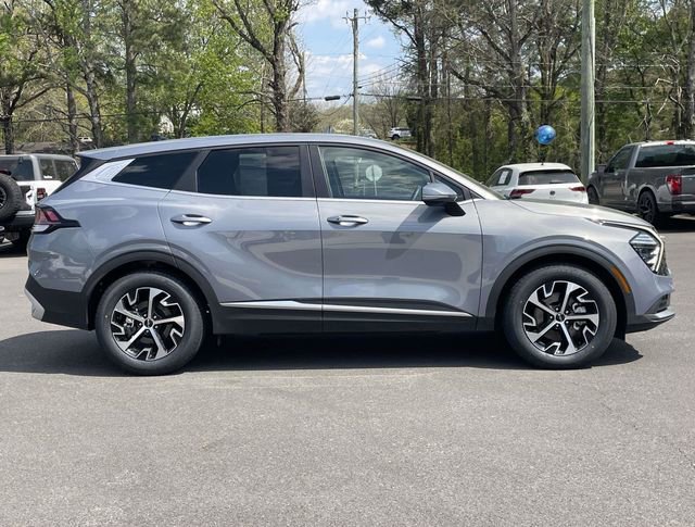 Used 2024 Kia Sportage EX image 3