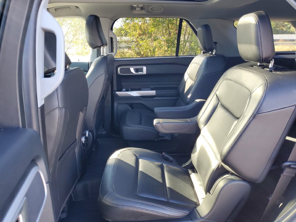 Certified 2023 Ford Explorer XLT w/ Equipment Group 202A AWD/4WD image 17