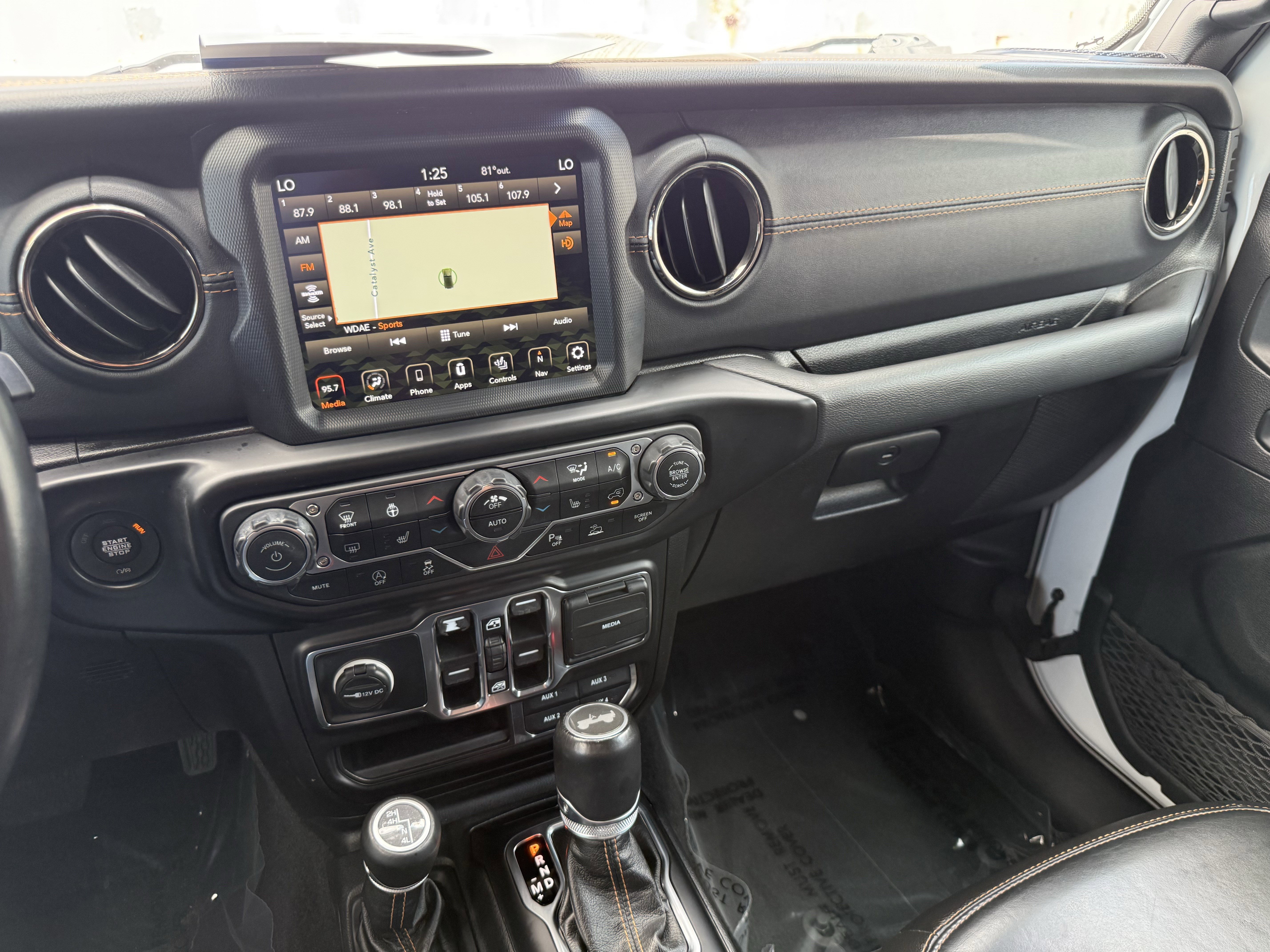 Used 2021 Jeep Wrangler Unlimited Sahara AWD/4WD image 28