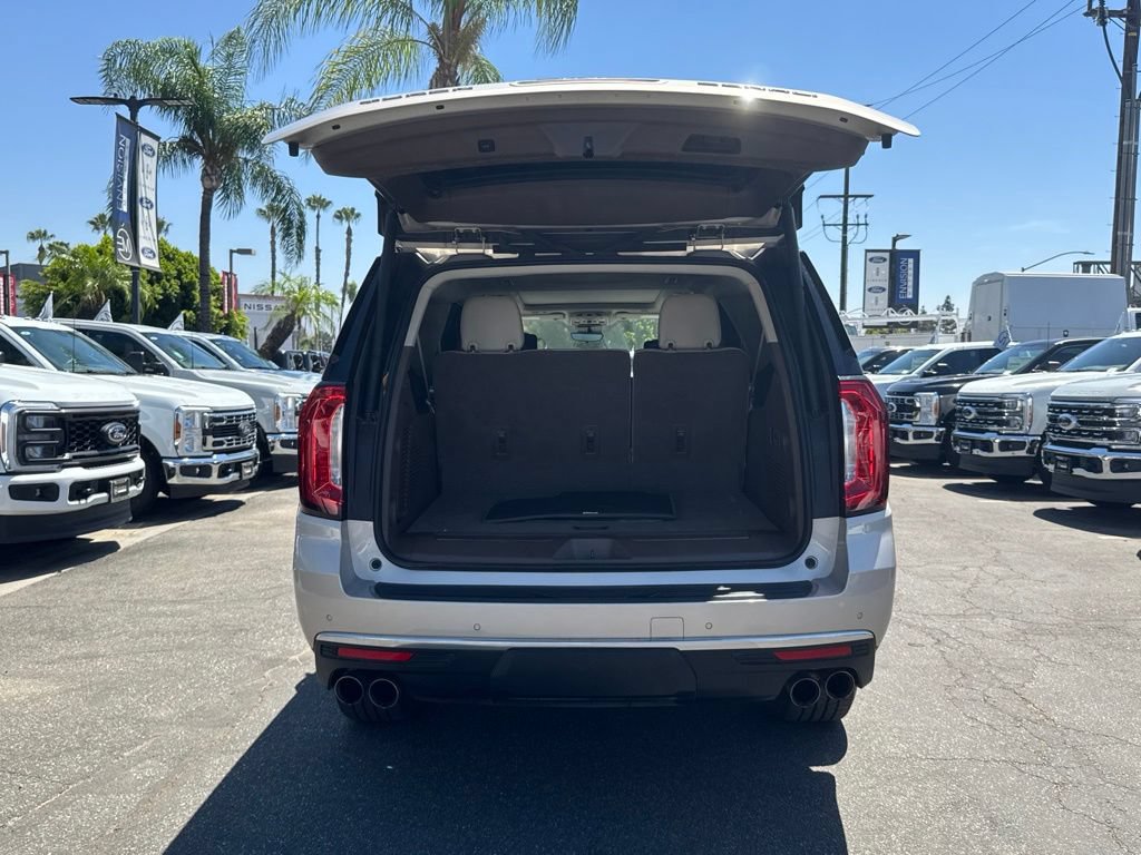 Used 2023 GMC Yukon XL Denali w/ Denali Reserve Package AWD/4WD image 18