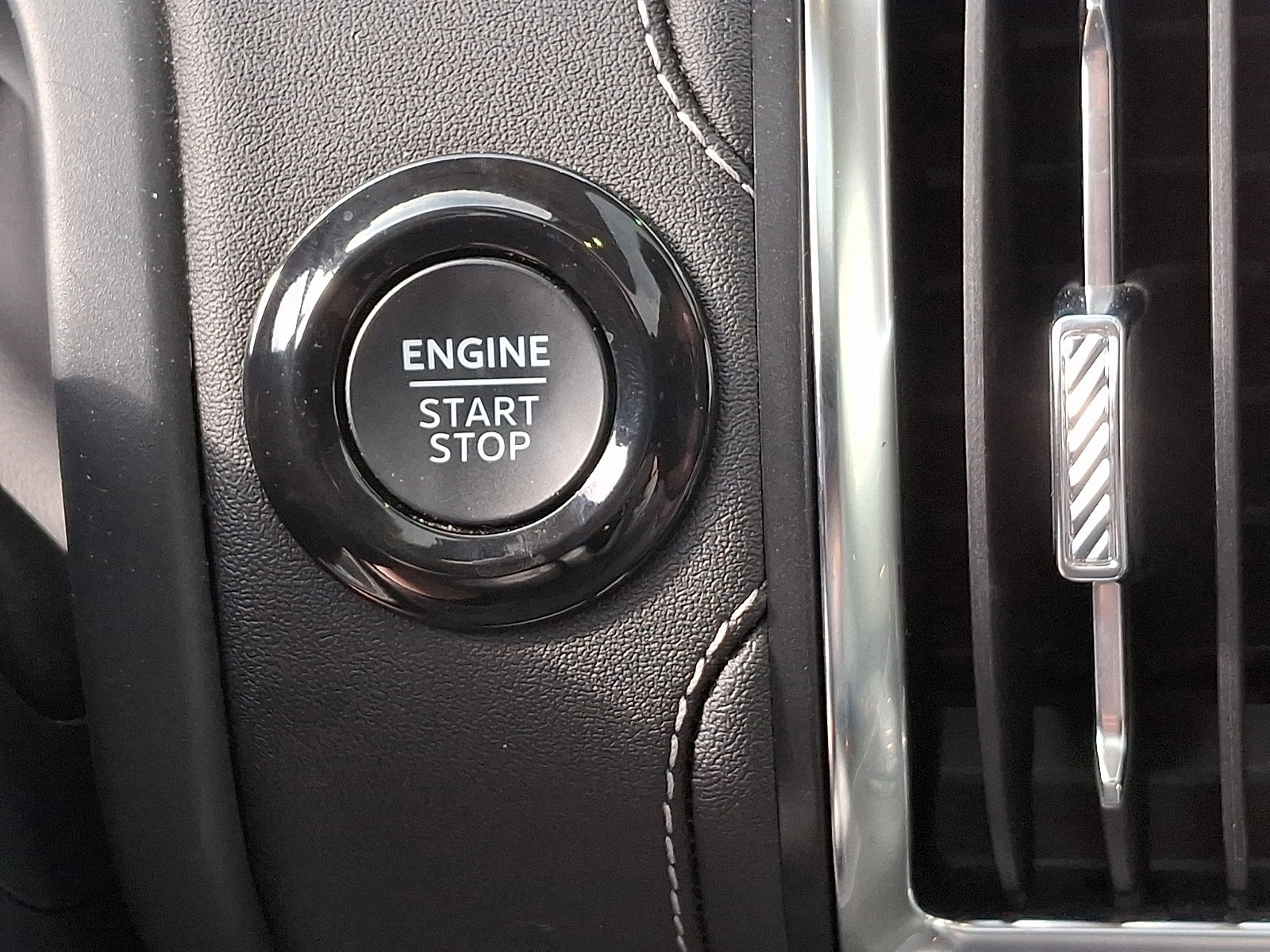 Certified 2025 Ford Expedition Platinum w/ Driver's Package AWD/4WD image 27