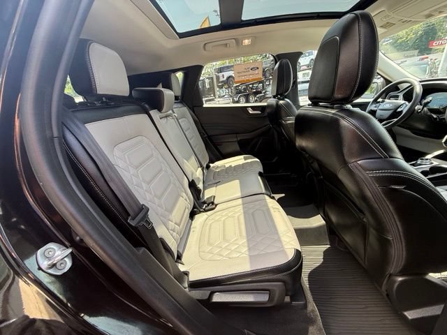 Certified 2023 Ford Escape Platinum w/ Premium Technology Package AWD/4WD image 18