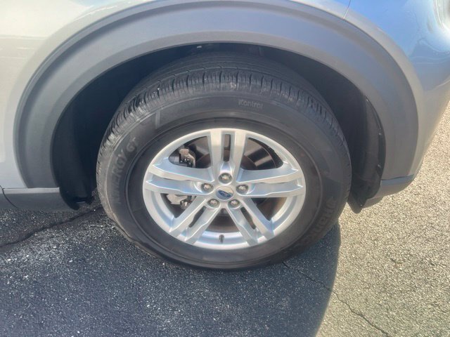 Certified 2023 Ford Explorer XLT w/ Equipment Group 202A AWD/4WD image 4