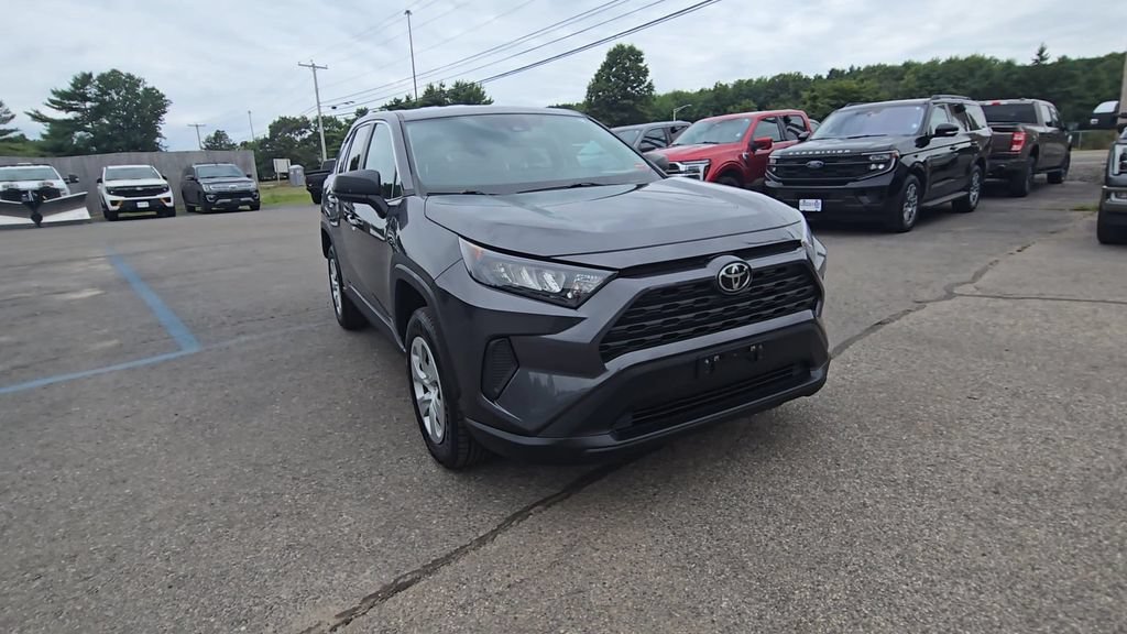 Used 2022 Toyota RAV4 LE AWD/4WD image 13