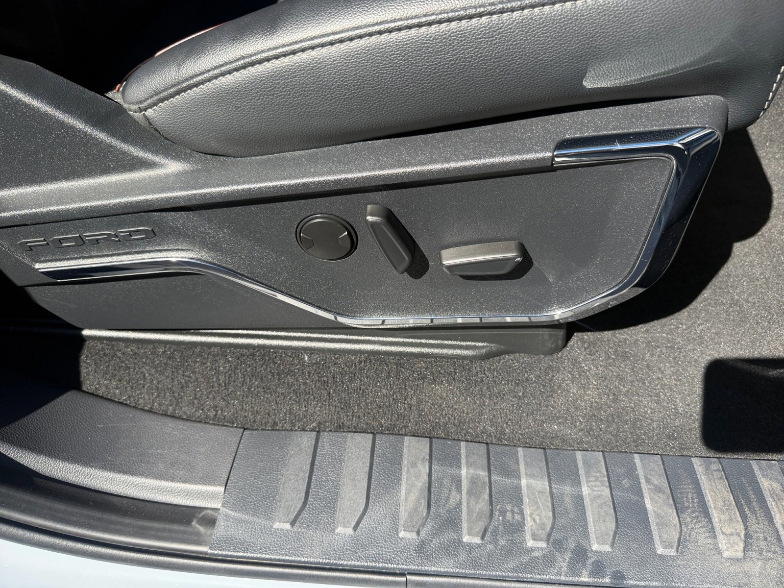 Certified 2024 Ford F250 Lariat w/ Lariat Ultimate Package image 31