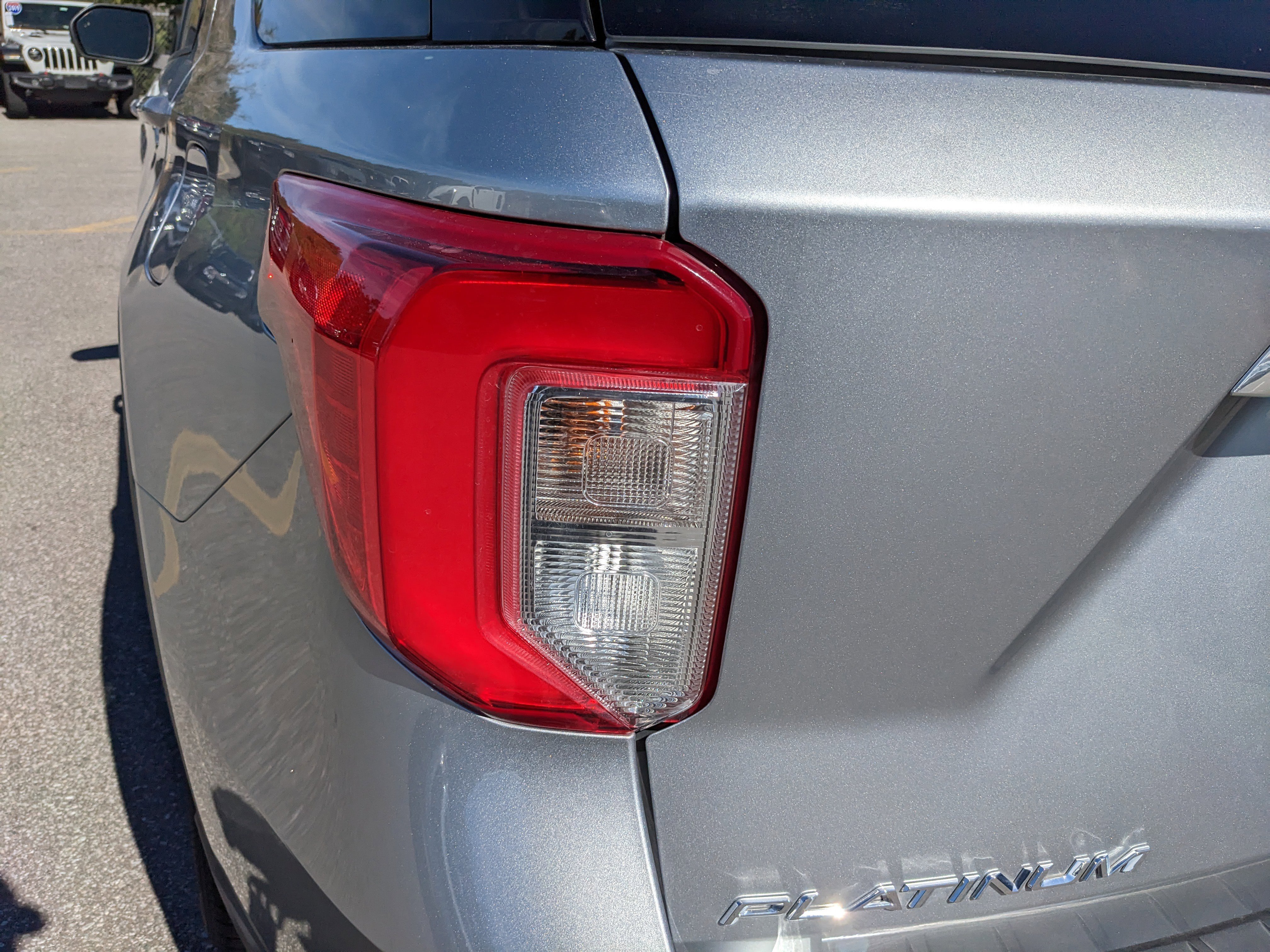 Certified 2022 Ford Explorer Platinum w/ Equipment Group 601A image 11