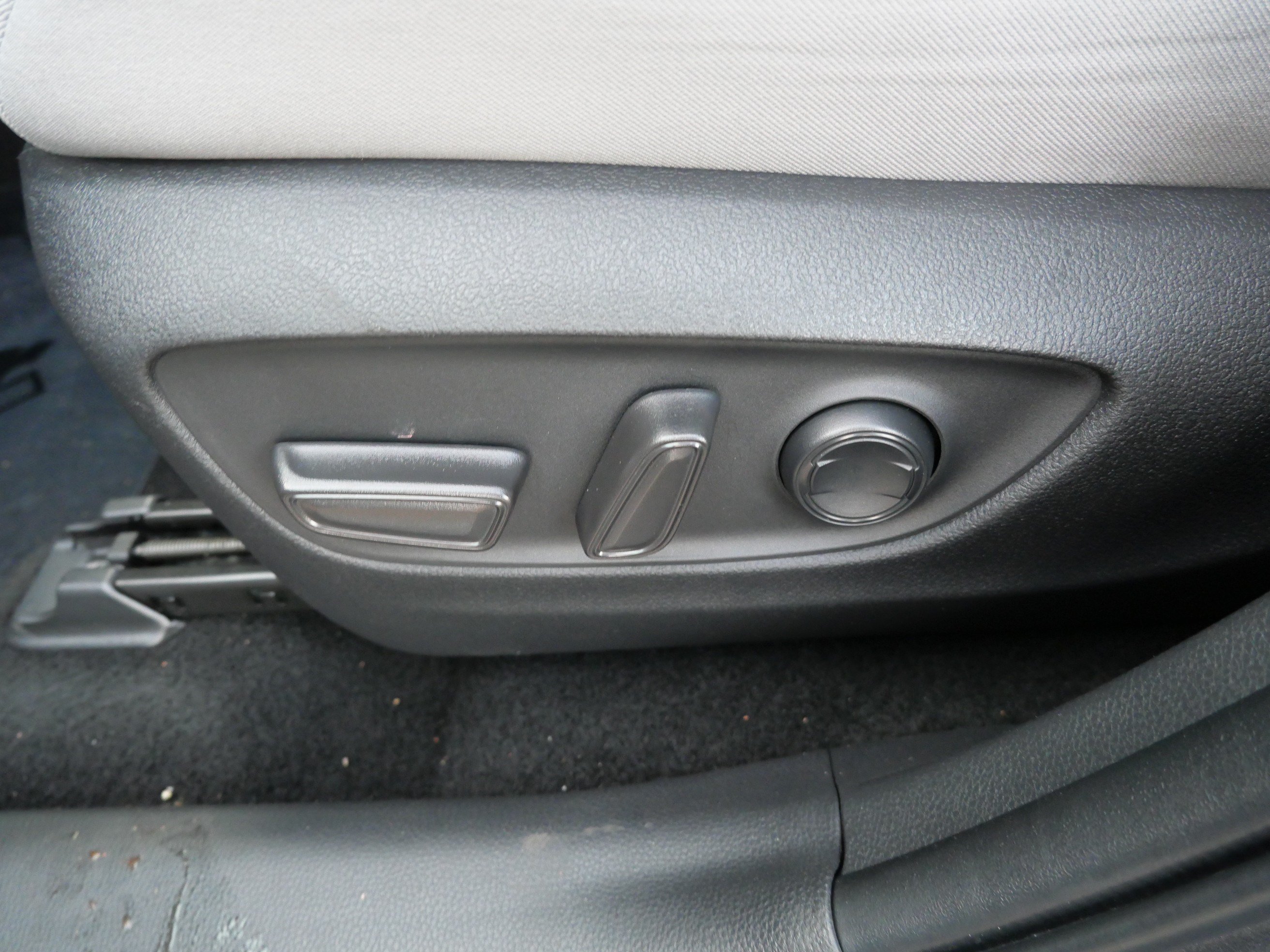 Used 2024 Toyota RAV4 XLE w/ Convenience Package AWD/4WD image 19