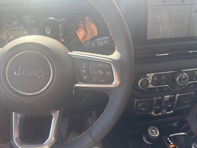 Used 2024 Jeep Wrangler Unlimited Sahara AWD/4WD image 19