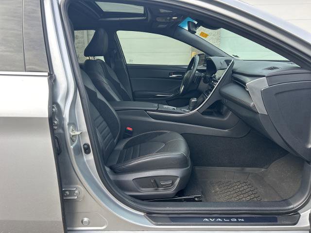 Used 2020 Toyota Avalon XSE w/ All Weather Liner Package image 28