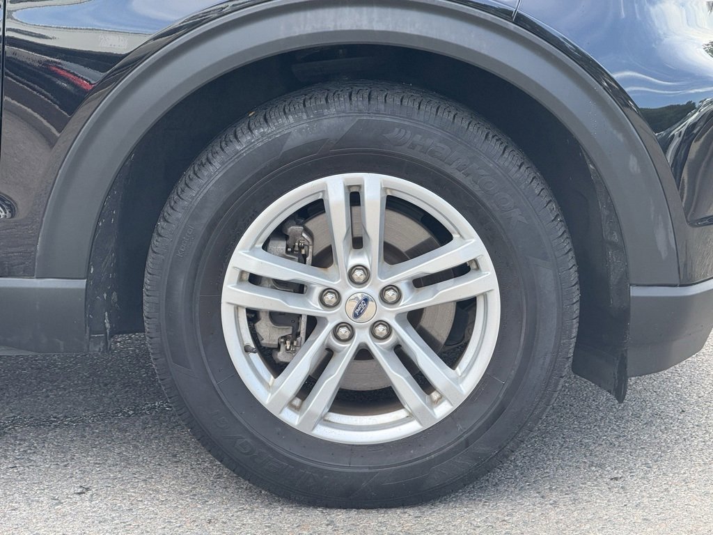 Certified 2022 Ford Explorer XLT w/ Equipment Group 202A image 10