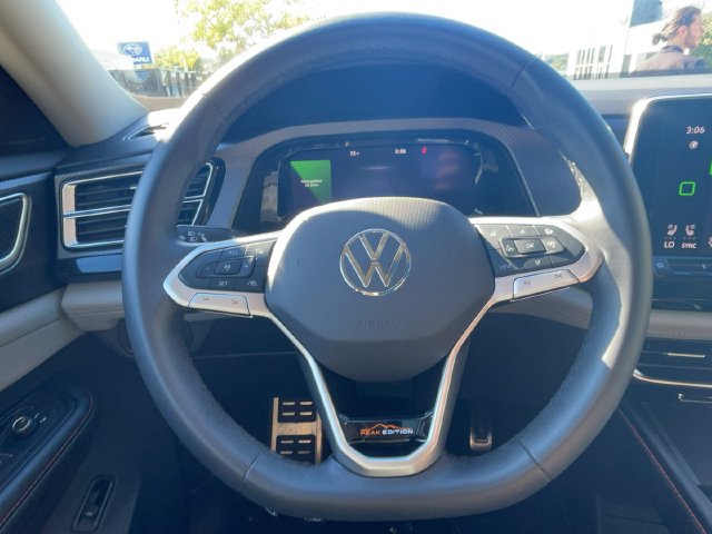 Used 2024 Volkswagen Atlas Peak Edition SE AWD/4WD image 16