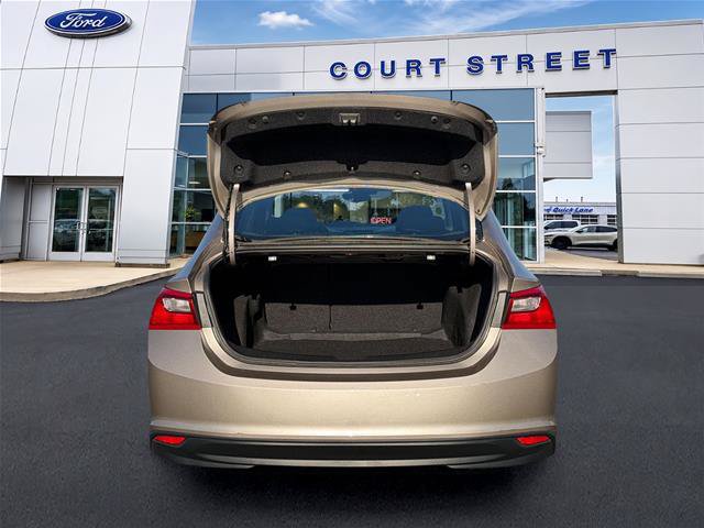 Used 2023 Chevrolet Malibu LT FWD image 17